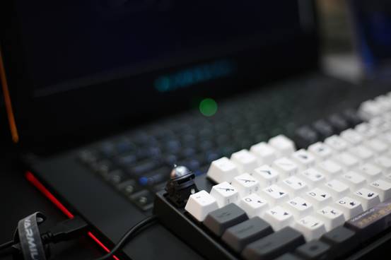 进攻线下,阿米洛进驻alienware外星人旗舰店