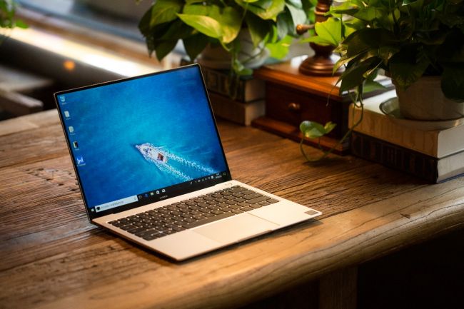 华为笔记本matebook x,华为笔记本matebook14 华为笔记本双旗舰均锁定13英寸区间 两者有何同工异曲