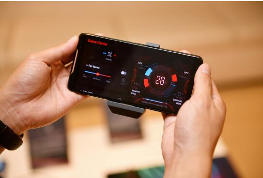 从电竞标杆竞争 诠释ROG游戏手机王者风范