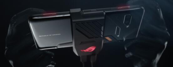 旗舰配置+高效散热 ROG游戏手机大显锋芒