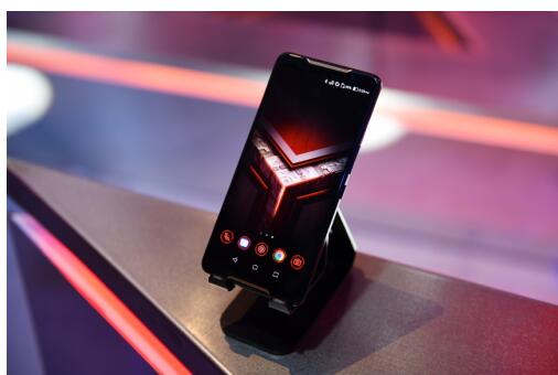 最强骁龙845+完美外设 ROG游戏手机为勇者而生