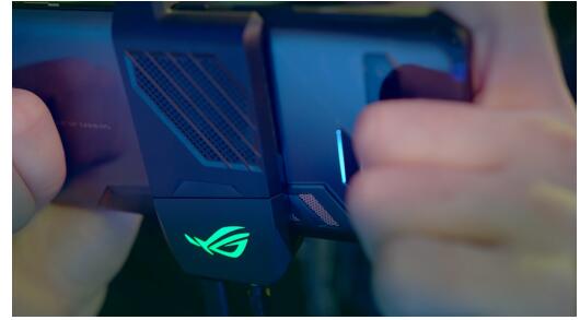 蓄势待发的性能怪兽 ROG游戏手机改写电竞格局