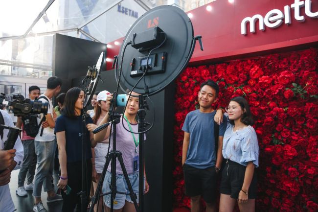 美图手机七夕营销:每个女生都有一个万众瞩目下被告白的梦