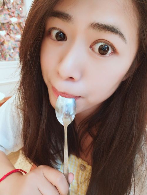 美图T9手机用户实拍评测：完美复刻妆面，美妆达人最爱！