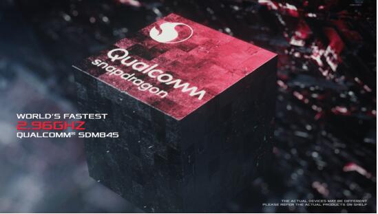 ROG游戏手机强悍配置丰富外设 全新手游体验