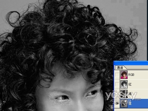 Photoshop抠图教程:抠出漂亮的大卷烫发MM