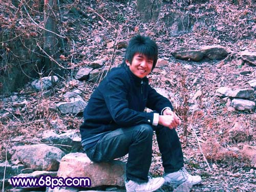 Photoshop给帅哥照片换上绚丽的蓝色背景_www.knowsky.com