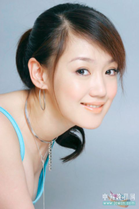 Photoshop调色教程:轻松打造MM照片朦胧双色调