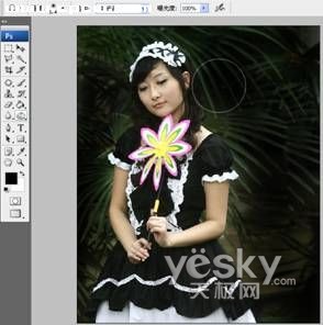 PhotoShop营造梦幻效果_神秘园中的精灵