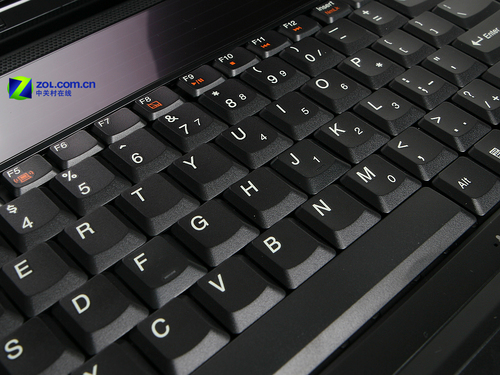 三万元联想机皇ideapad Y710 视频首测 