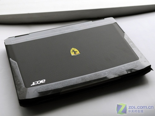 首款Acer法拉利新本到货 抢先外观评测 