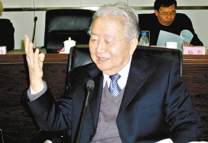 25日闵恩泽院士漫谈科技创新