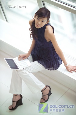 瑞丽女模倾情演绎 华硕易PC养眼图赏 