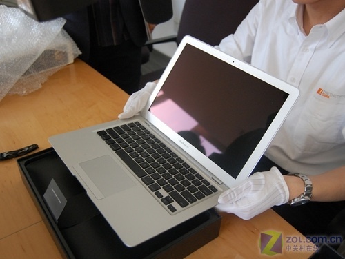 15800元!苹果MacBook Air到货六台抢购 15800元!苹果MacBook Air到货六台抢购