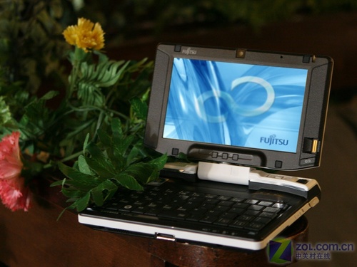 美女阐释 富士通5.6英寸超迷你本图评 