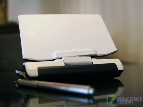 美女阐释 富士通5.6英寸超迷你本图评 