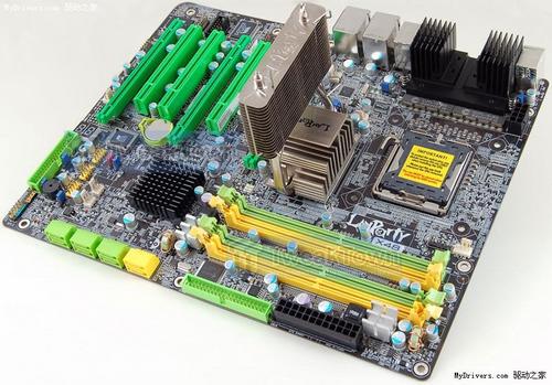DFI三款X48 DDR2主板齐亮相 