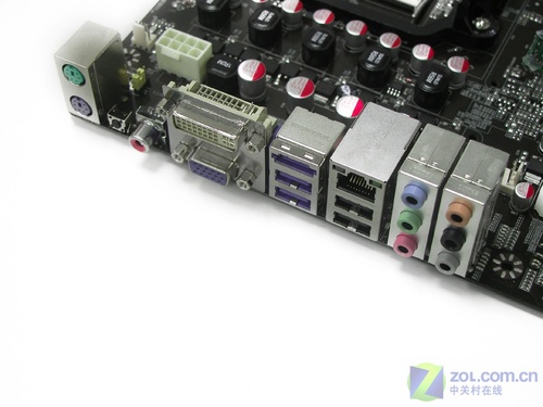 一线看完傻了 128MB全固态790GX独家曝 一线看完傻了 128MB全固态790GX独家曝