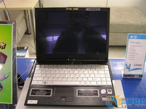 LED屏碳纤机盖 索尼SZ76双显卡本降价