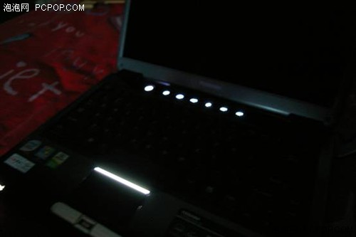美女秀本本!东芝13英寸M800开箱图秀