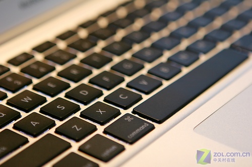 全国首发：MacBook Air精美外观评测 