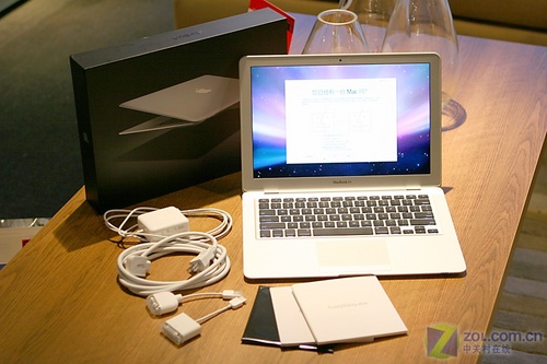 全国首发：MacBook Air精美外观评测 