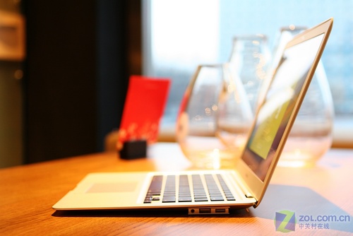 全国首发：MacBook Air精美外观评测 