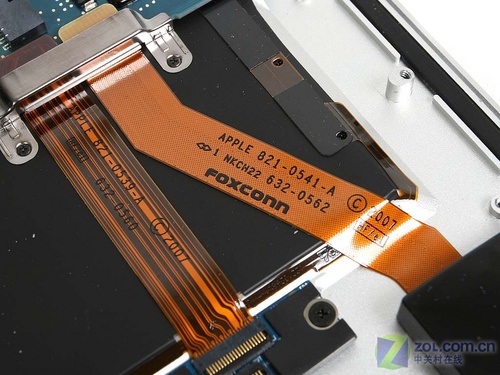 拆本办：拆解揭秘MacBook Air轻薄秘密 