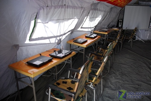 华硕珠峰IT服务区成世界海拔最高“网吧“ 