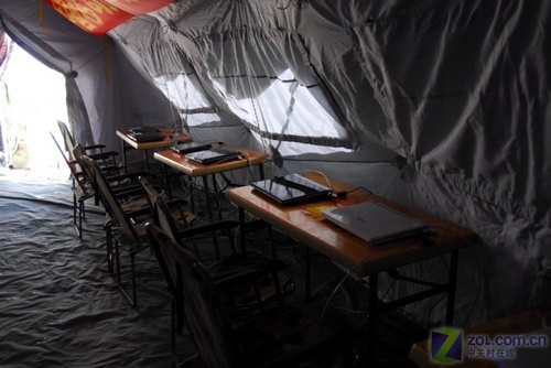 华硕珠峰IT服务区成世界海拔最高“网吧“ 