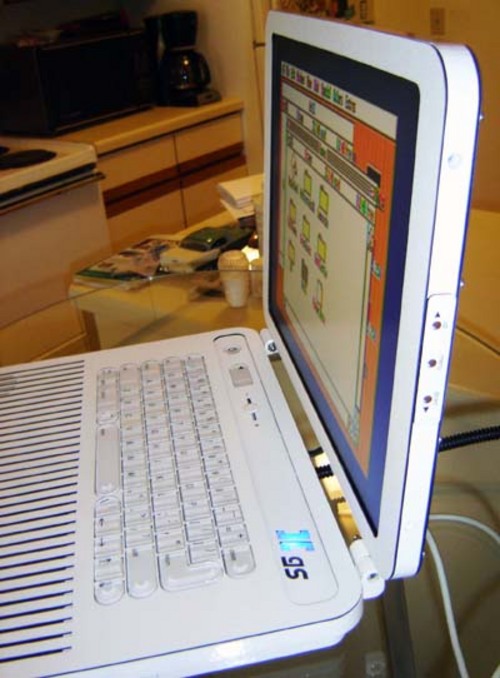 旧品再利用 DIY高手打造苹果IIGS笔记本 