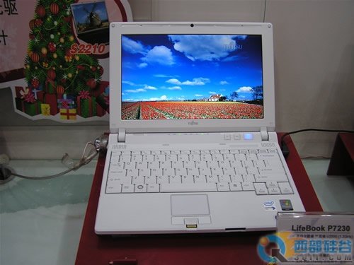 白色小巧外观 富士通P7230本15388元