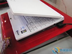 白色小巧外观  富士通P7230本15388元 