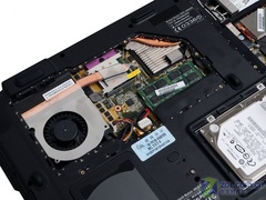 火星撞地球！两款17寸旗舰本正面对决 