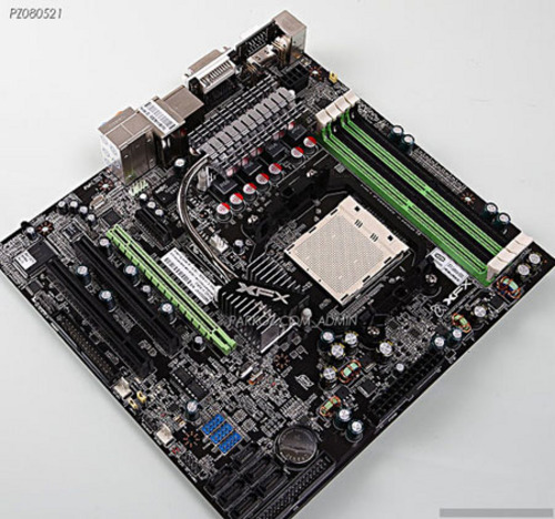 疑似公版，XFX GeForce 8300 主板预览 