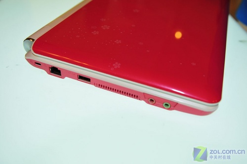 内置Atom 华硕易PC-1000全球首度曝光! 内置Atom 华硕易PC-1000全球首度曝光!