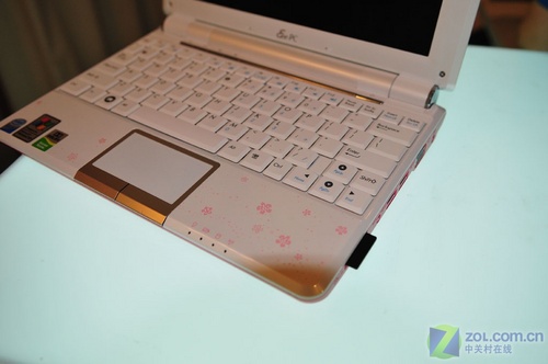 内置Atom 华硕易PC-1000全球首度曝光! 内置Atom 华硕易PC-1000全球首度曝光!