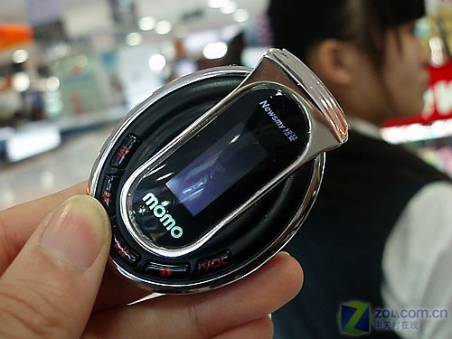 UFO造型70小时续航 纽曼MOMO甲壳虫到货 