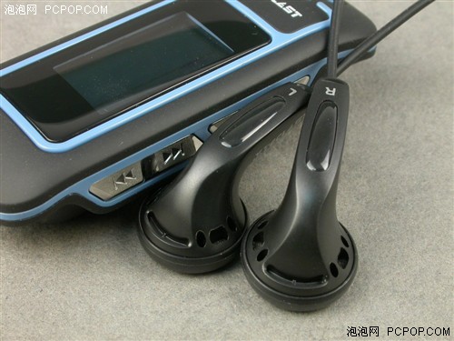 造型别具一格上佳音质台电X13简评测(2)