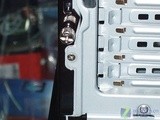 卖场拆解 Tt豪华版大盔甲机箱震撼登场 卖场拆解 Tt豪华版大盔甲机箱震撼登场