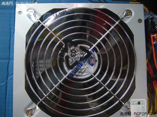 稳中求胜 大水牛宽幅400W电源现售199