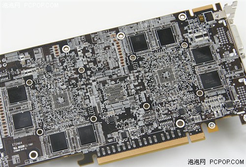 黑色PCB尽显奢华 HD4870X2超多图赏析
