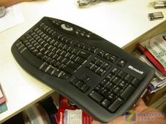 微软无线桌面套装2000里的舒适键盘 