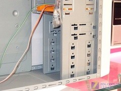 看着非常养眼 新战线雅魅机箱仅299元 看着非常养眼 新战线雅魅机箱仅299元