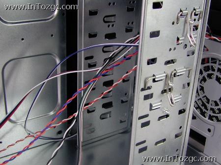 华硕 V8 机箱