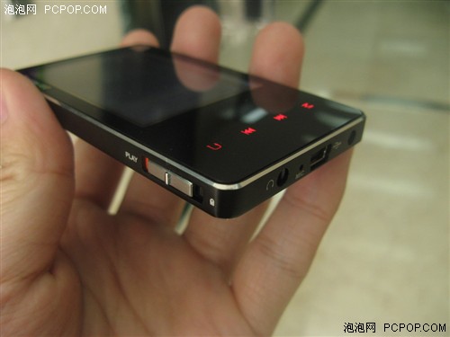 2.4寸屏RK27芯 4G纽曼MOMO-X7报价399