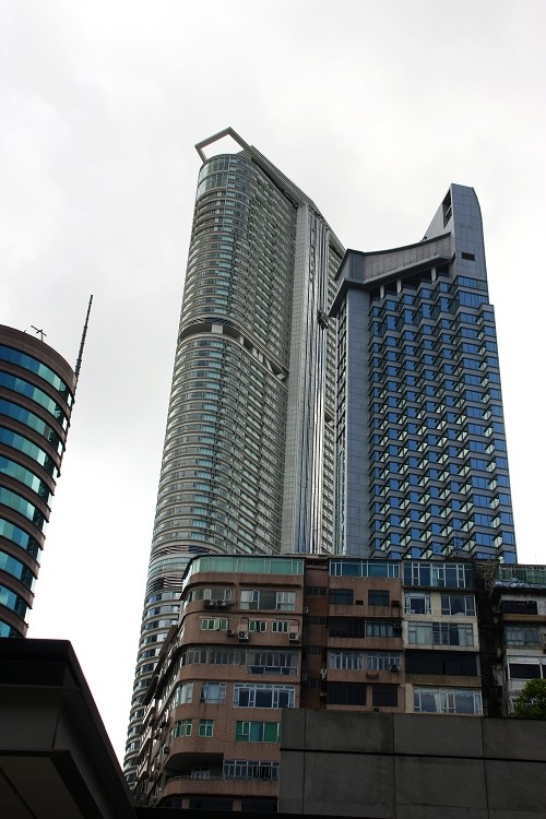 廉价一镜走天下 腾龙18-200头香港行