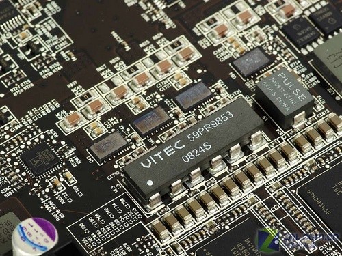 A卡双芯 HD 4870x2 A卡双芯 HD 4870x2