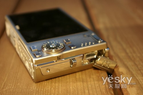尼康S610