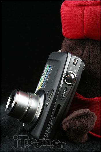 千万像素3X光变富士新品F60fd外观图赏(2)